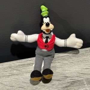 McDonald’s | Disney’s House of Mouse: Goofy (2001) - Collectible Happy Meal Toy